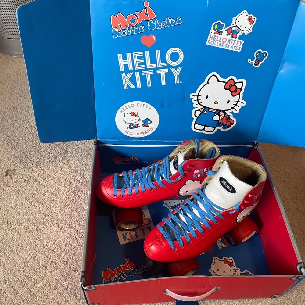 Hello Kitty X Moxi Roller skates!!